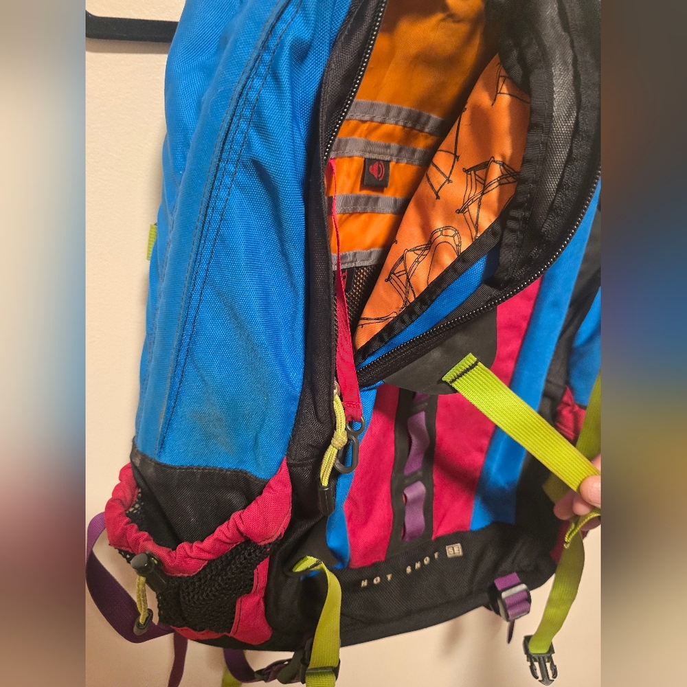 RARE The North Face Hot Shot SE Backpack - Picture 4 of 10